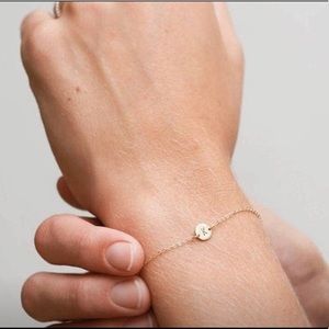 Tiny Bracelet